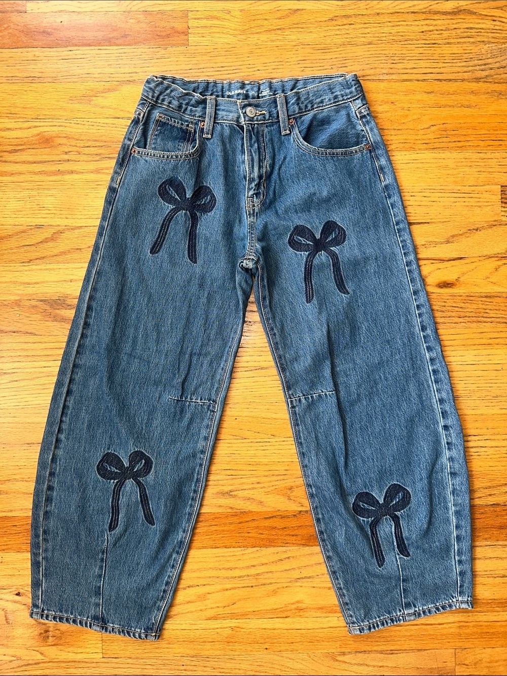 Kids Old Navy Dark Blue Denim Jeans with Bow Embroidery - Picture 2 of 6